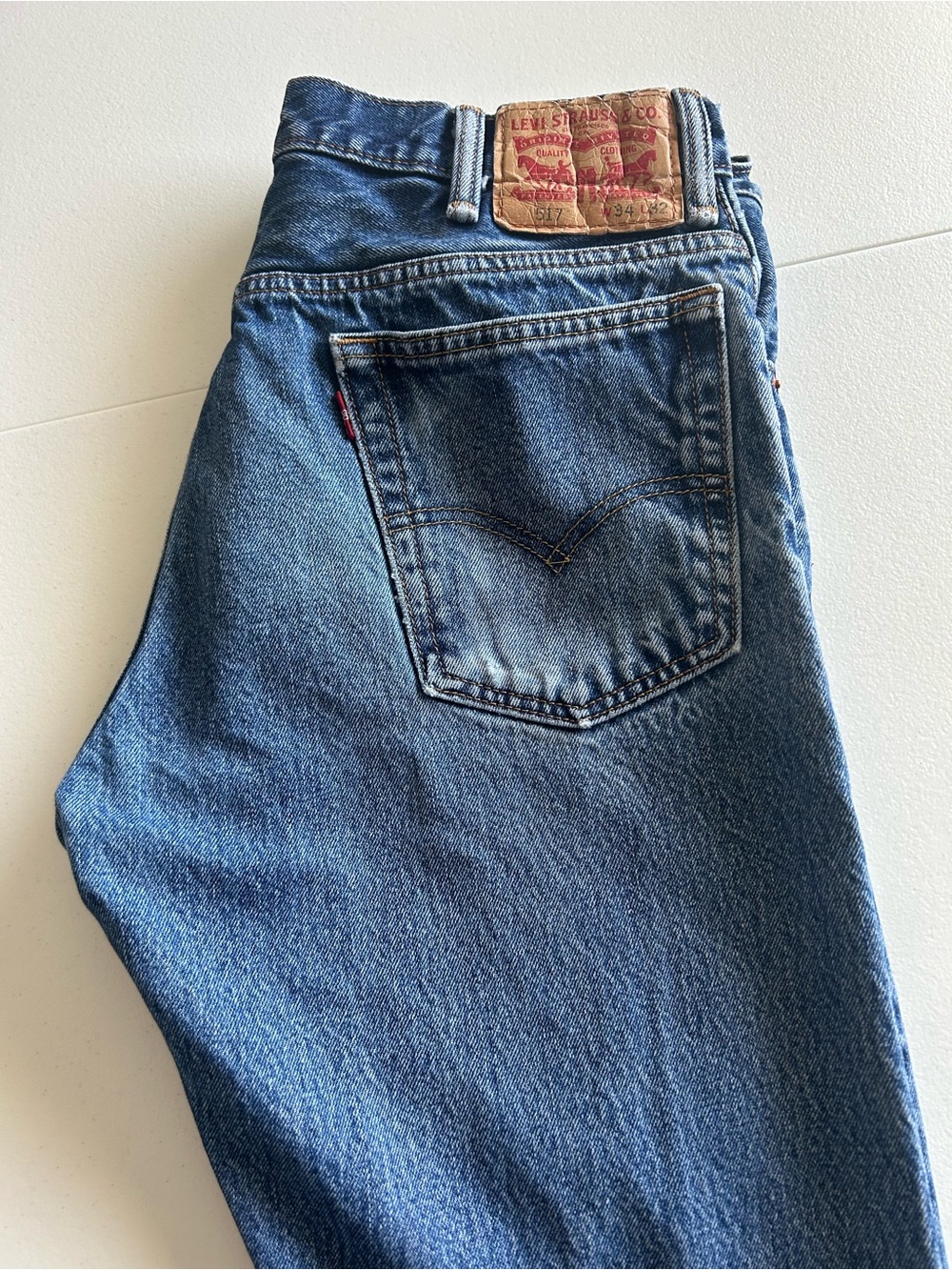 Levi's Relaxed Fit Men's Jeans in Medium Blue Denim